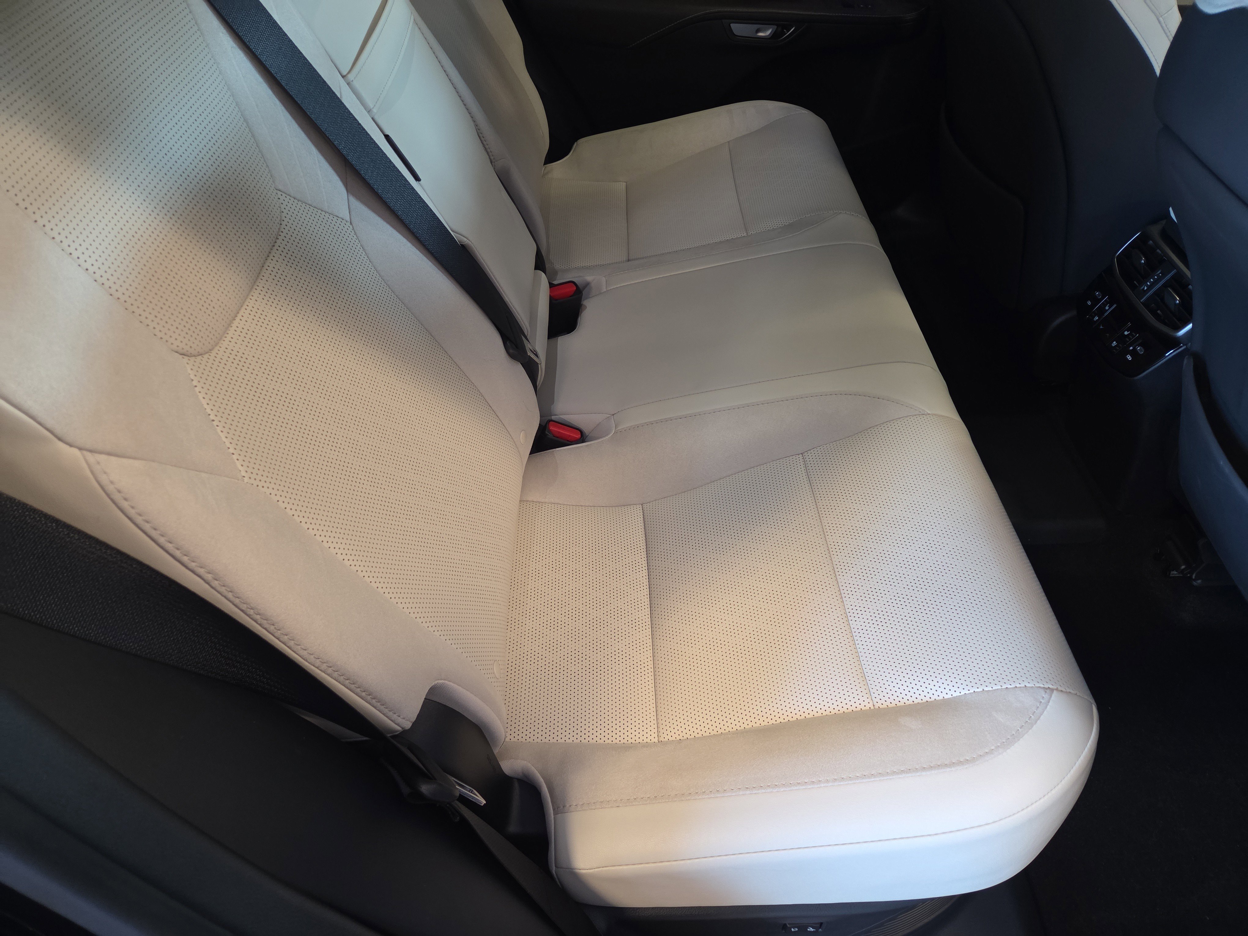 Certified 2025 Lexus RX 450h AWD w/ Convenience Package image 19