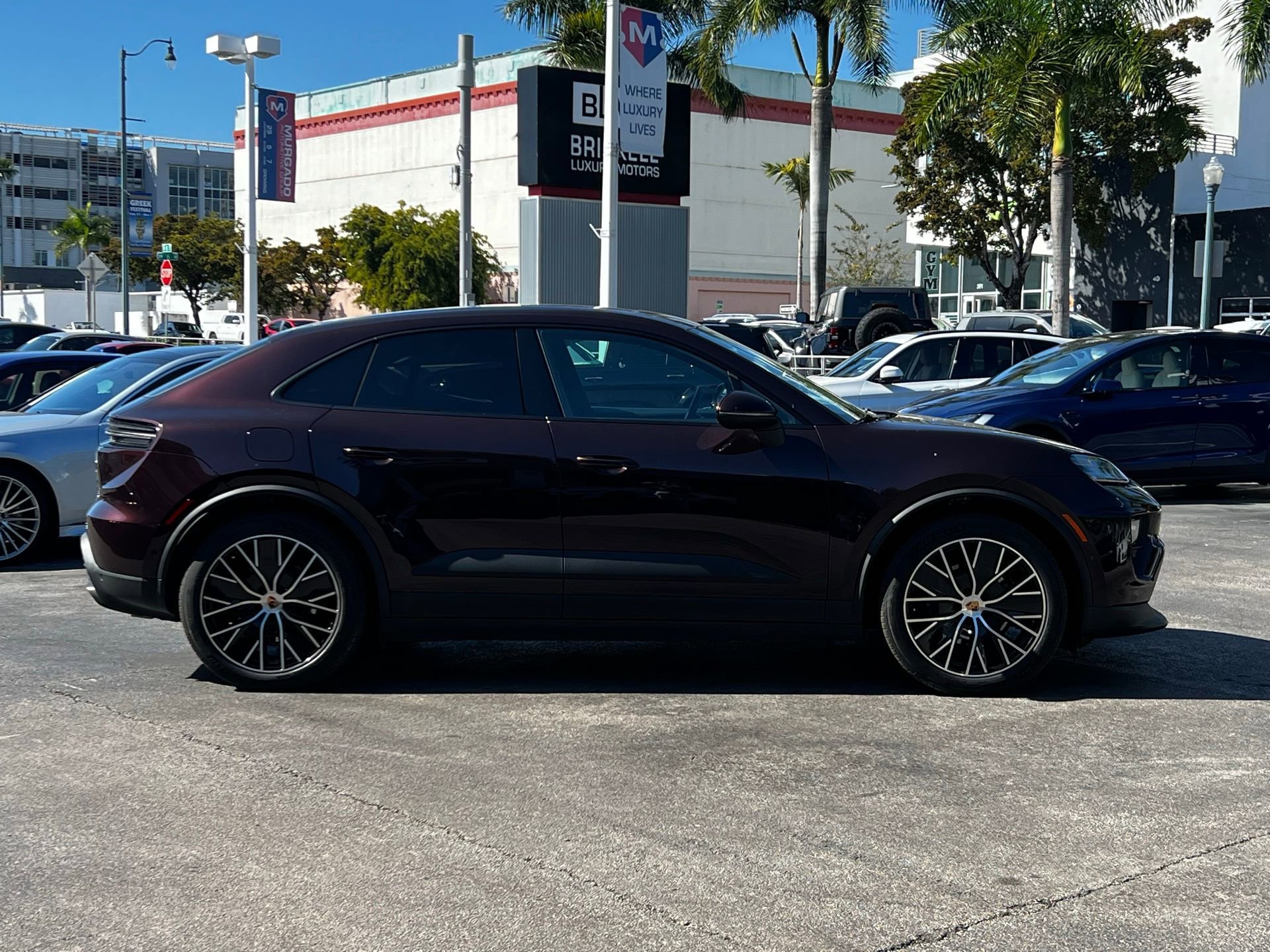 Used 2025 Porsche Macan 4 Electric image 13