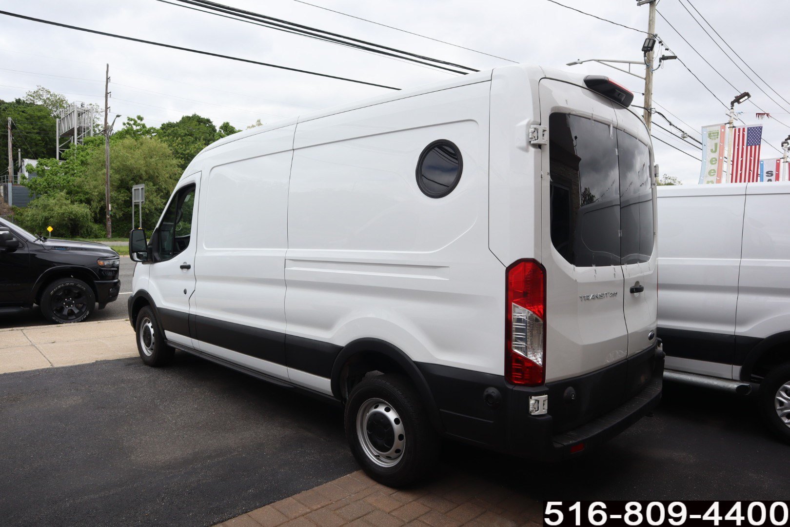 Used 2024 Ford Transit 250 148 Medium Roof RWD image 5