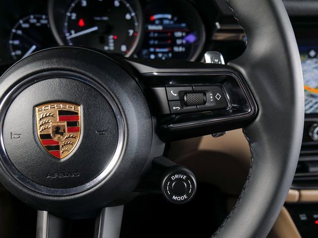 Certified 2026 Porsche Macan AWD/4WD image 23