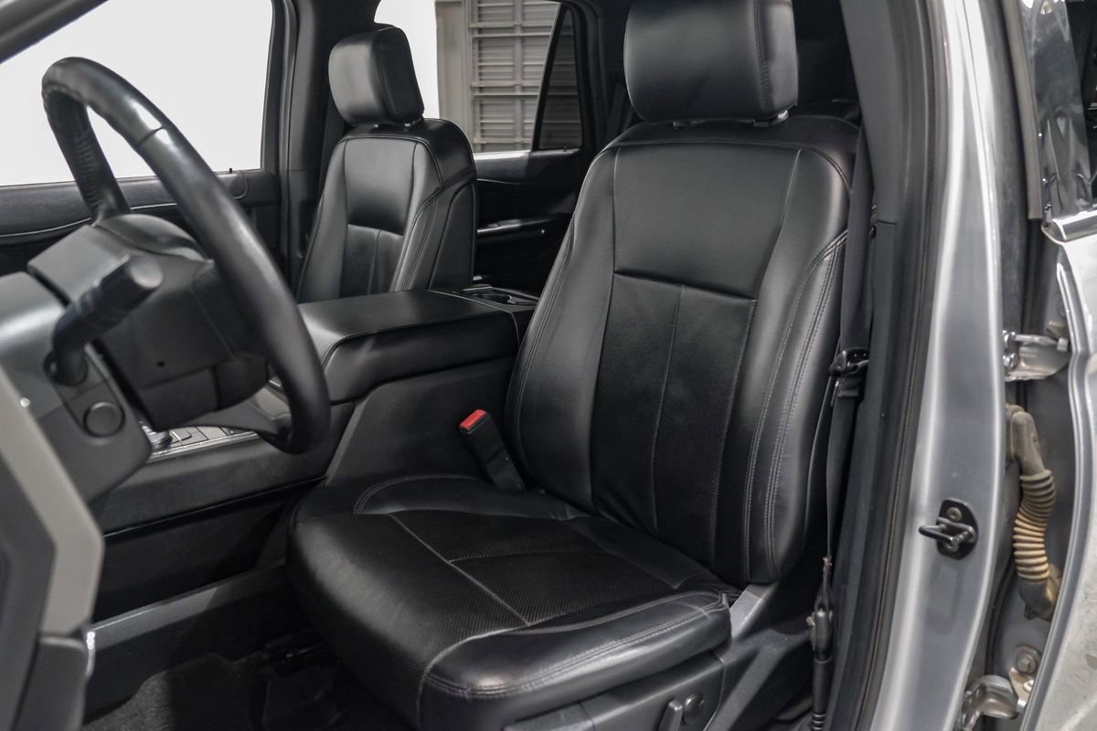 Used 2020 Ford Expedition XLT w/ Equipment Group 202A image 30