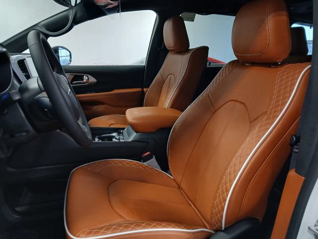 New 2026 Chrysler Pacifica Pinnacle AWD/4WD image 10