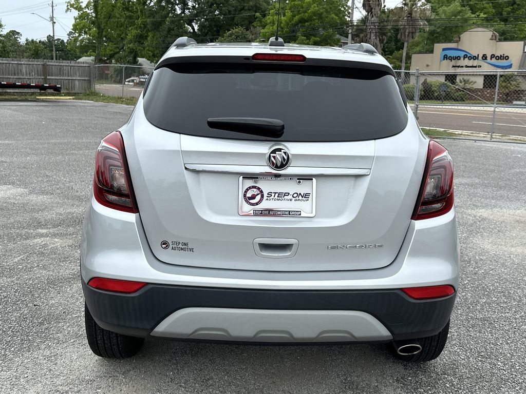 Used 2021 Buick Encore Preferred FWD image 5