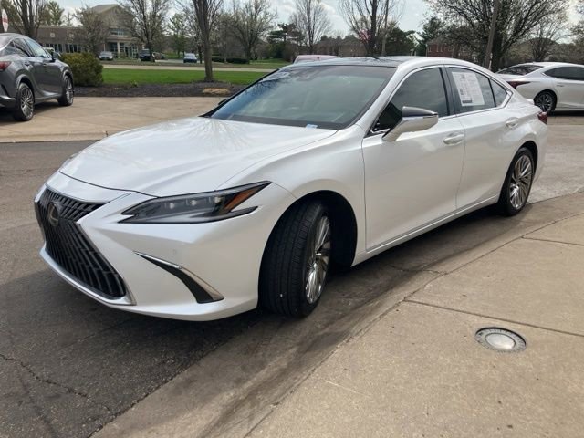 Used 2022 Lexus ES 350 Ultra Luxury w/ Accessory Package 2 image 7