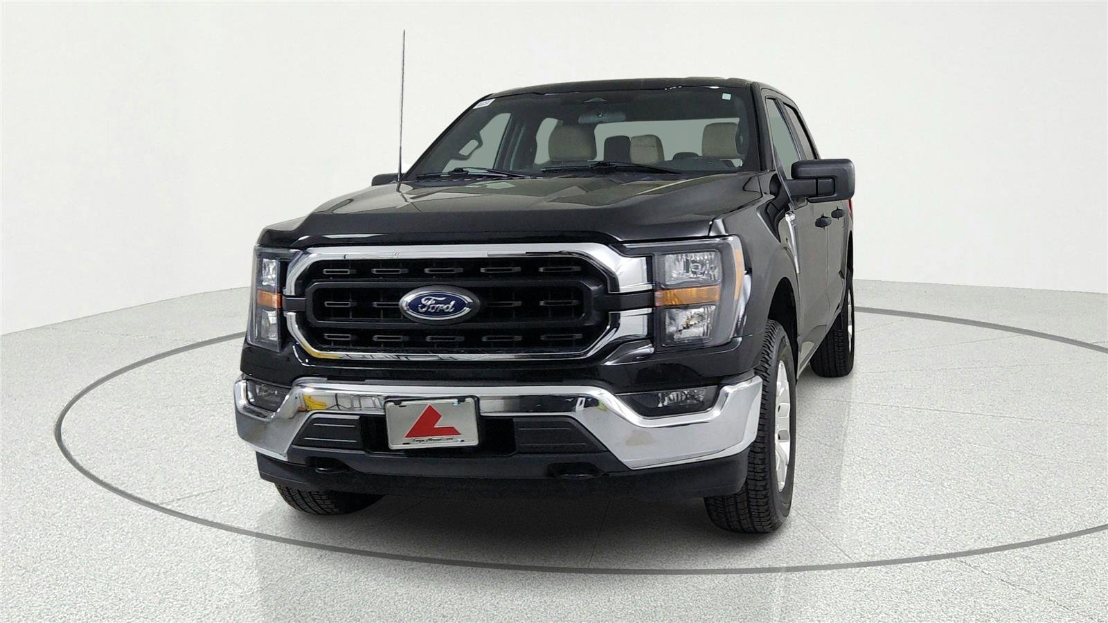 Used 2023 Ford F150 XLT AWD/4WD image 2