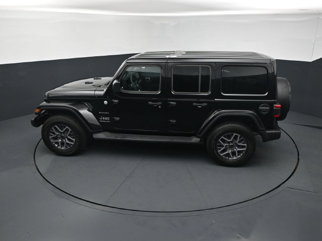 Used 2024 Jeep Wrangler Unlimited Sahara w/ Technology Group AWD/4WD image 15