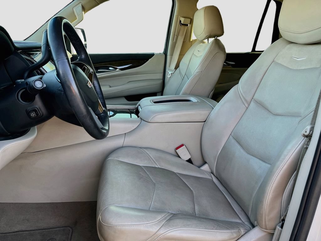 Used 2019 Cadillac Escalade Luxury w/ LPO, Radiant Package RWD image 22
