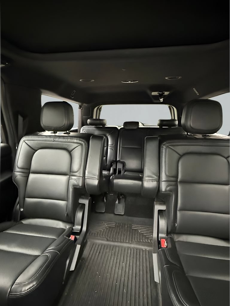 Used 2020 Lincoln Navigator L Reserve w/ Luxury Package RWD image 7
