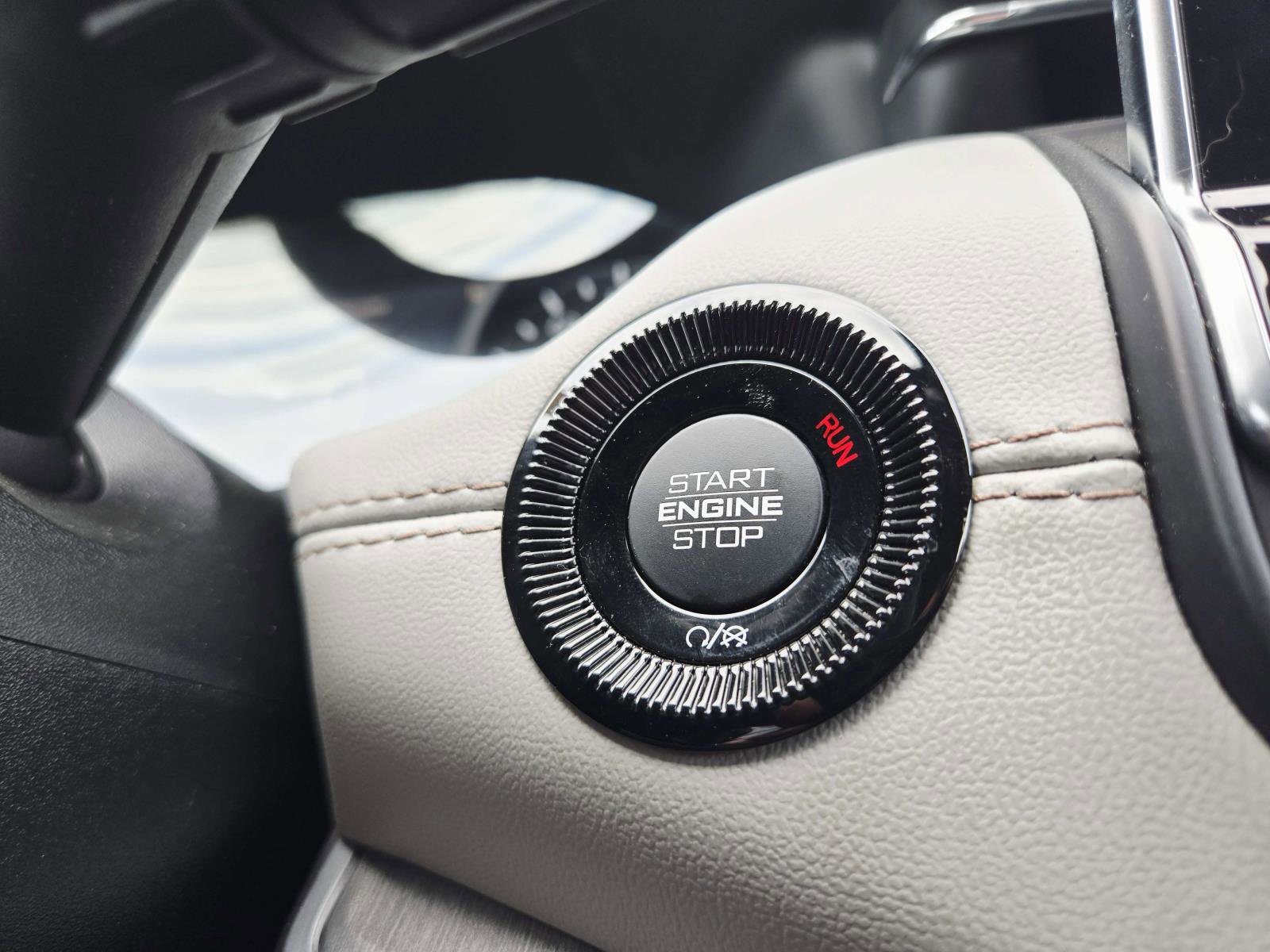 Used 2024 Jeep Compass Limited AWD/4WD image 32