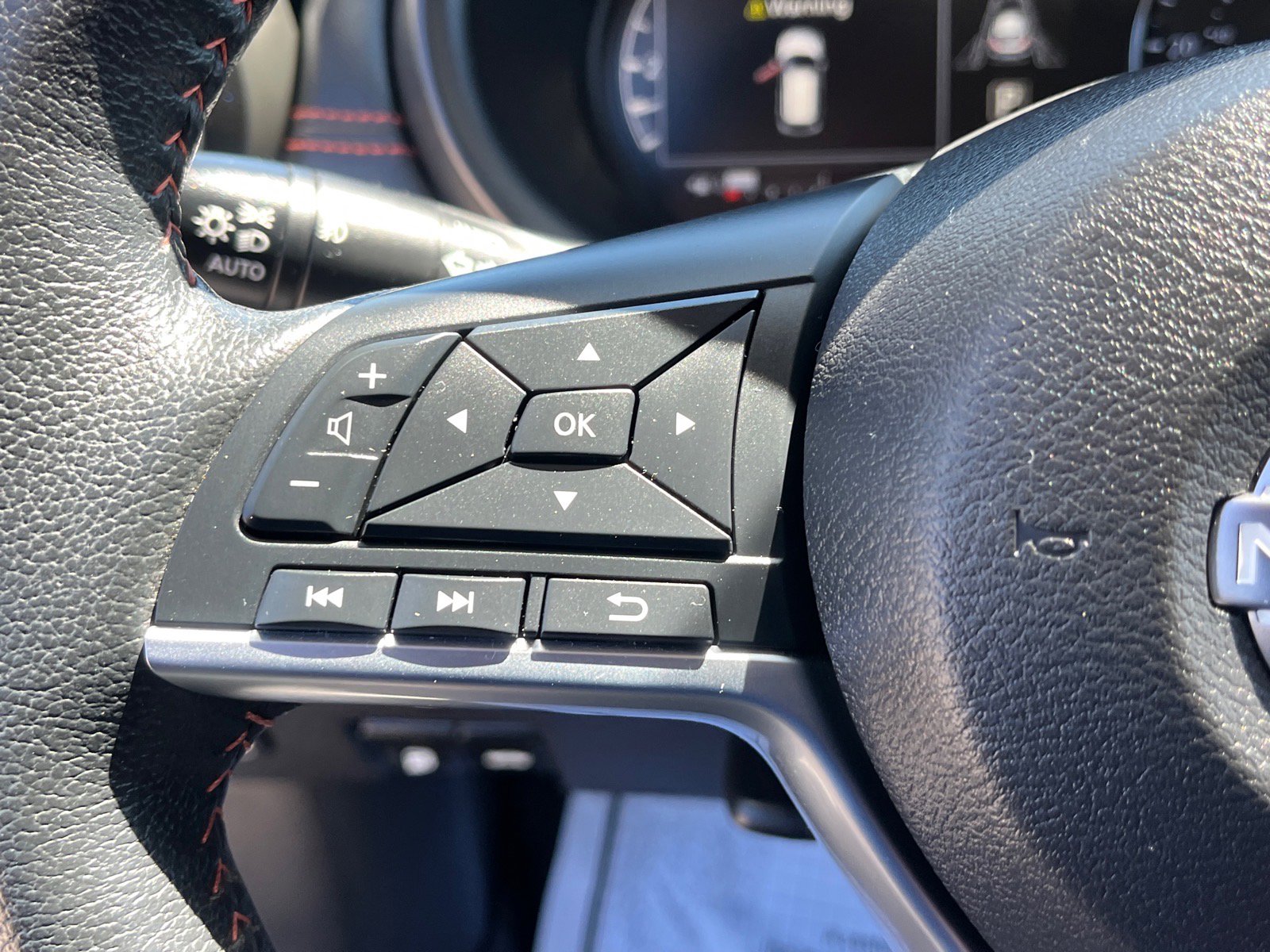 Used 2024 Nissan Kicks SR w/ SR Premium Package FWD image 16