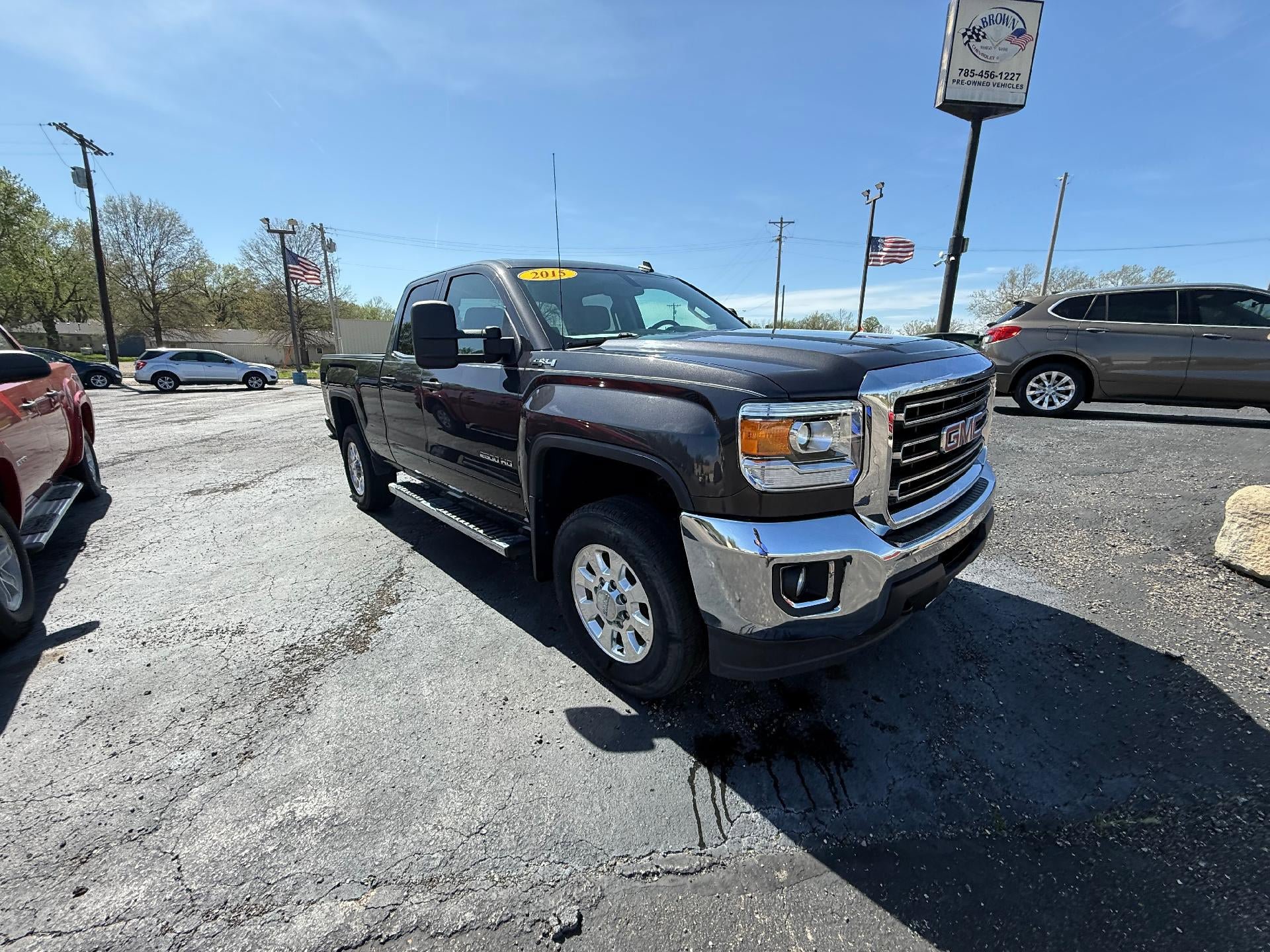 Used 2015 GMC Sierra 2500 SLE w/ SLE Preferred Package AWD/4WD image 1