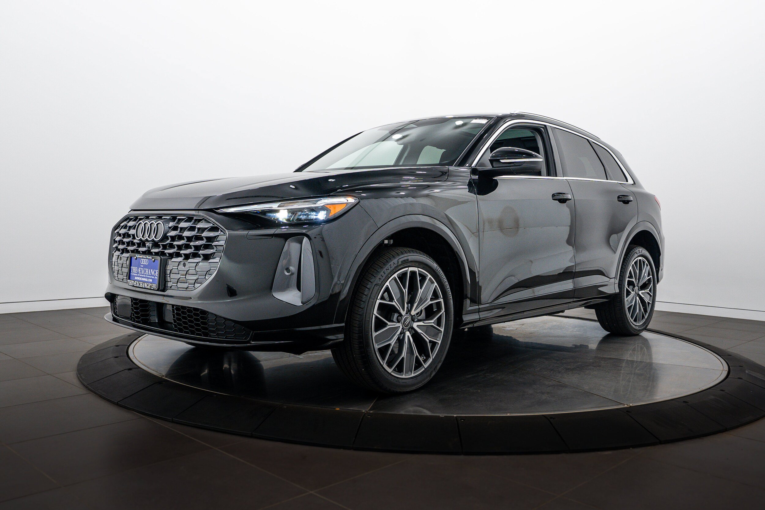 Used 2025 Audi Q5 Premium Plus w/ Premium Plus AWD/4WD image 7