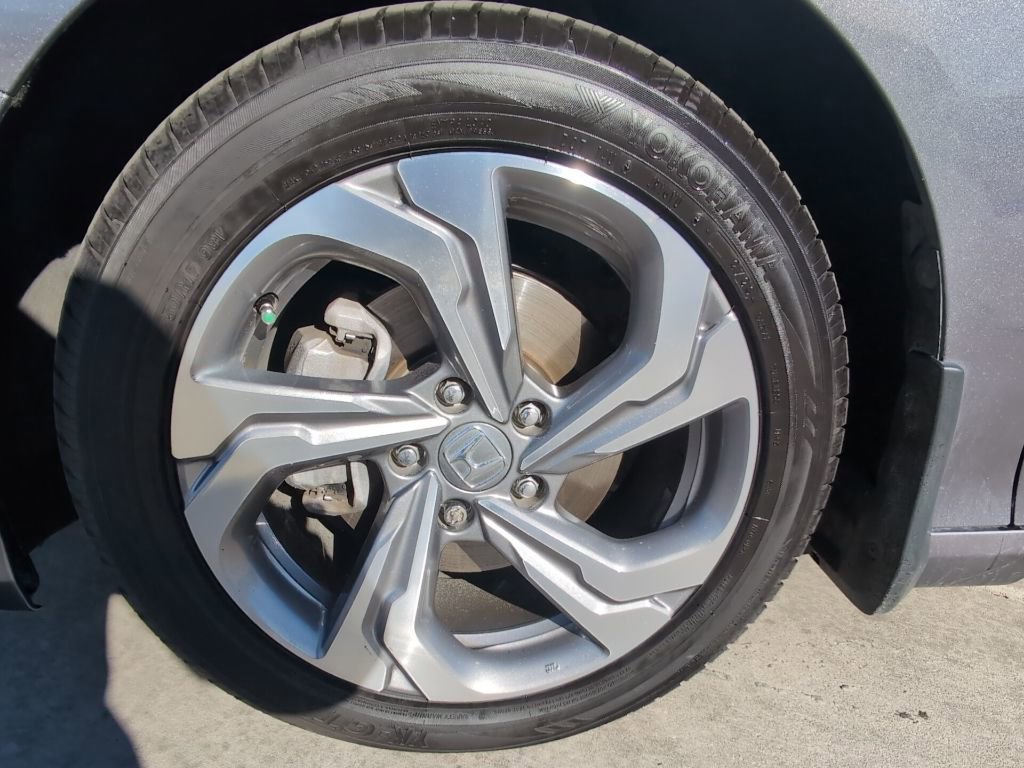 Used 2018 Honda Accord EX image 33