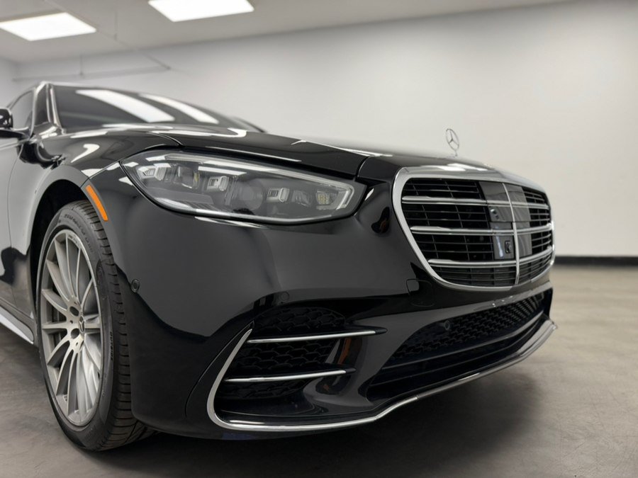 Used 2022 Mercedes-Benz S 580 4MATIC Sedan w/ AMG Line Package image 16
