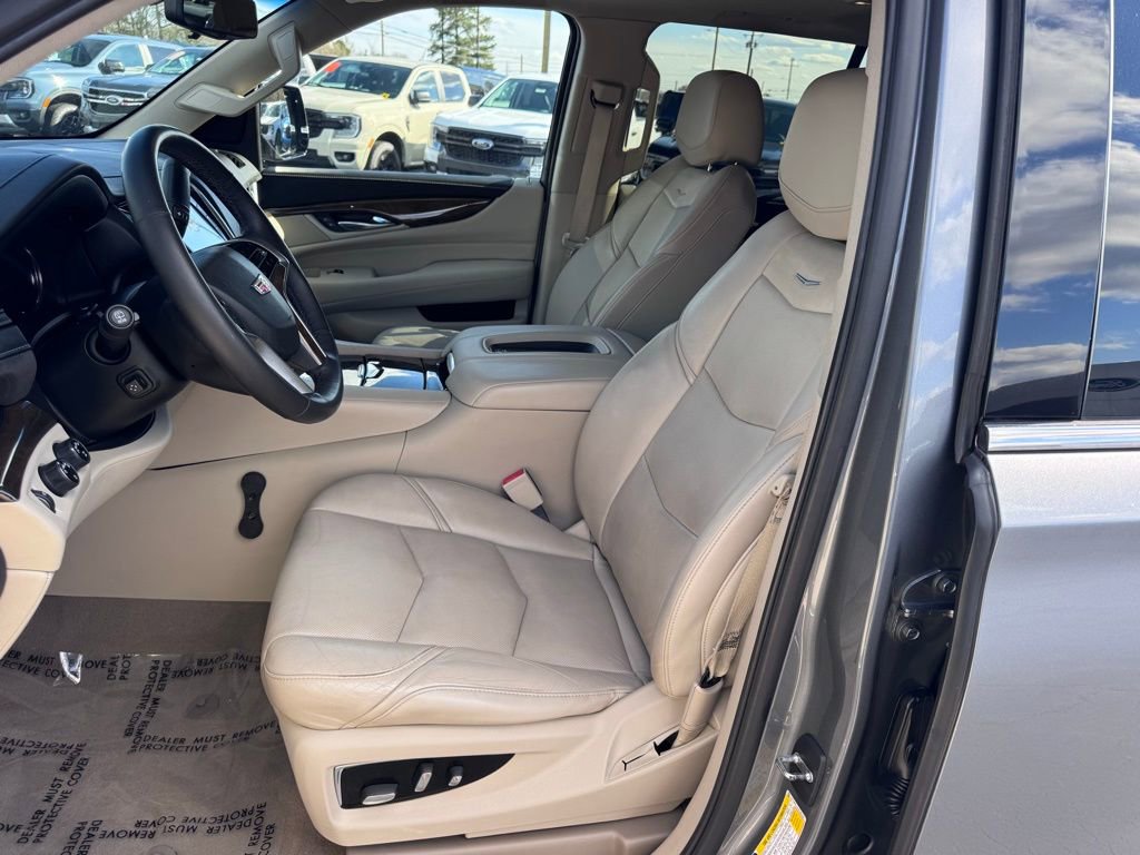 Used 2019 Cadillac Escalade Luxury image 20