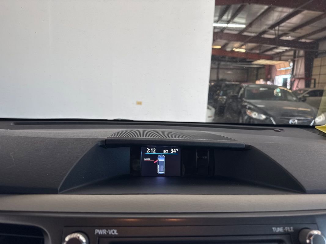 Used 2013 Toyota Sienna Limited w/ Premium Pkg image 15