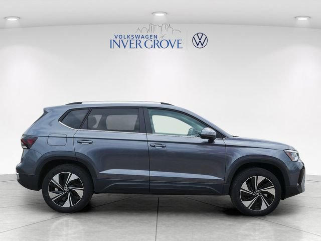 Used 2025 Volkswagen Taos SE AWD/4WD image 8