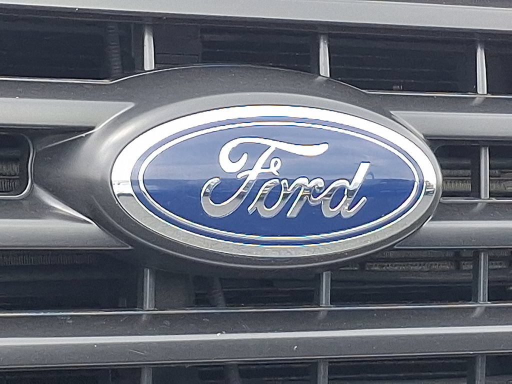 Used 2017 Ford F150 XLT w/ Equipment Group 302A Luxury AWD/4WD image 29