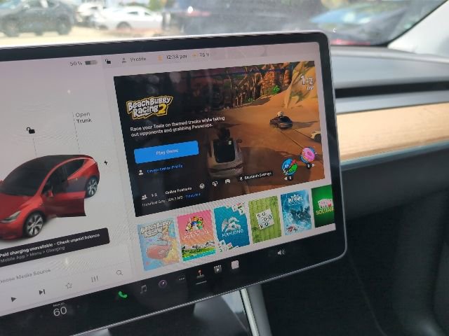 Used 2021 Tesla Model Y Long Range AWD/4WD image 16