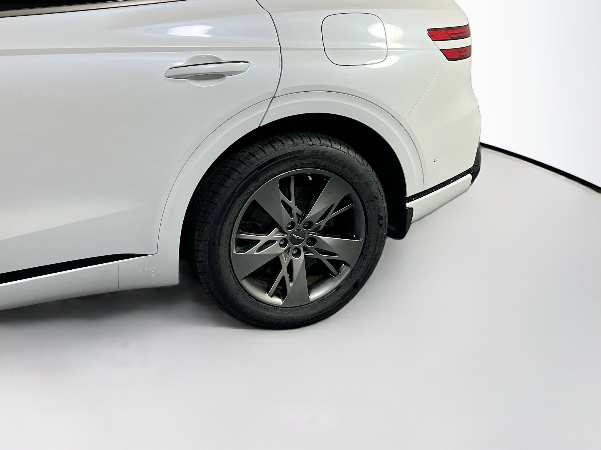 Used 2023 Genesis GV70 3.5T Sport w/ Sport Advanced Package image 31