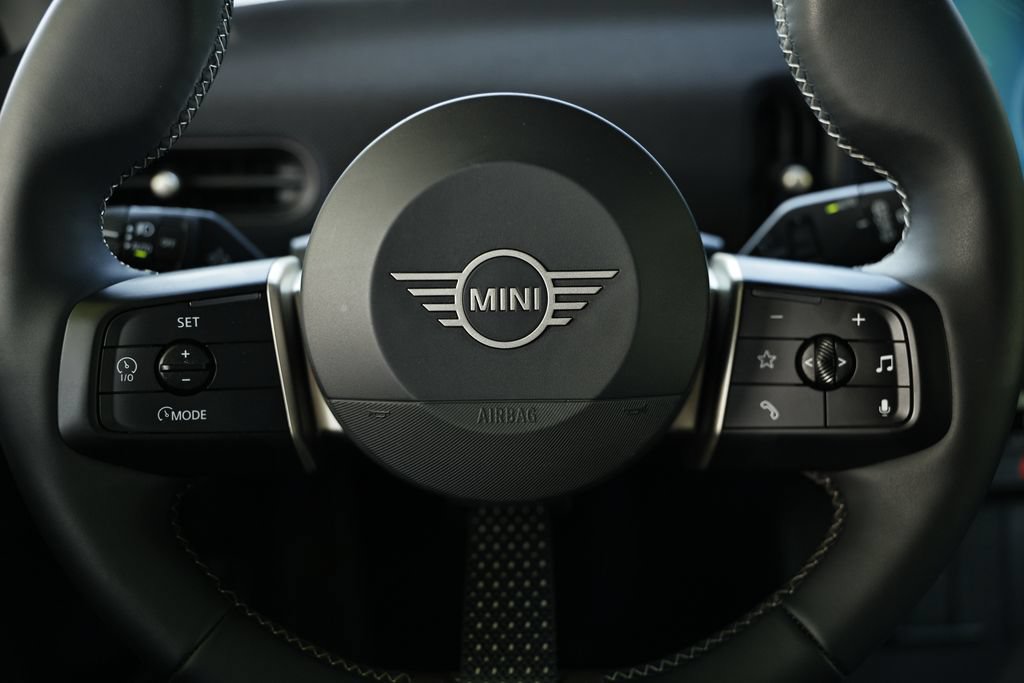Used 2025 MINI Cooper S FWD image 32