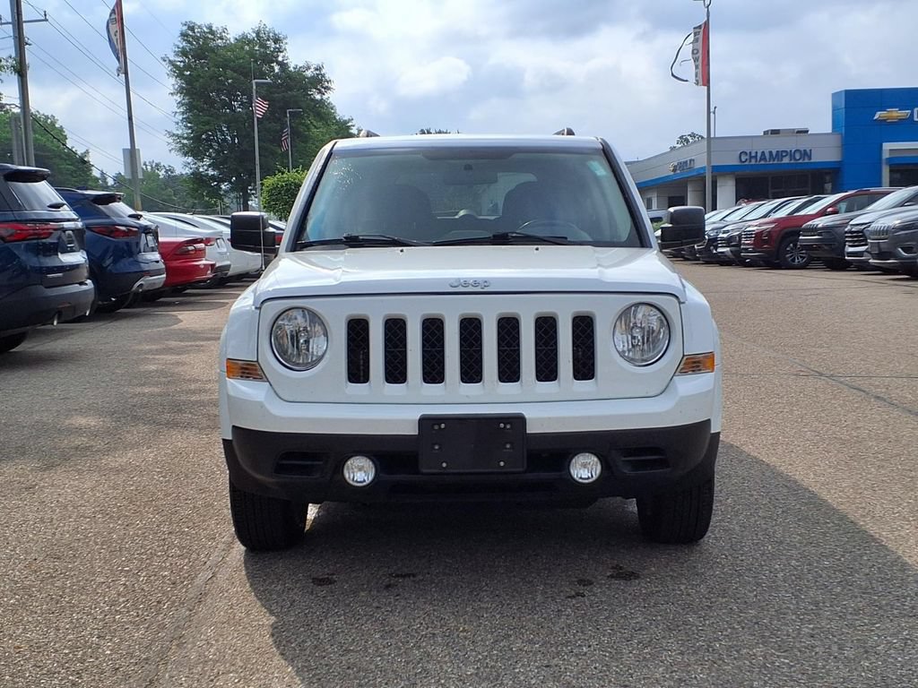 Used 2014 Jeep Patriot Latitude w/ Sun/Sound Group AWD/4WD image 2