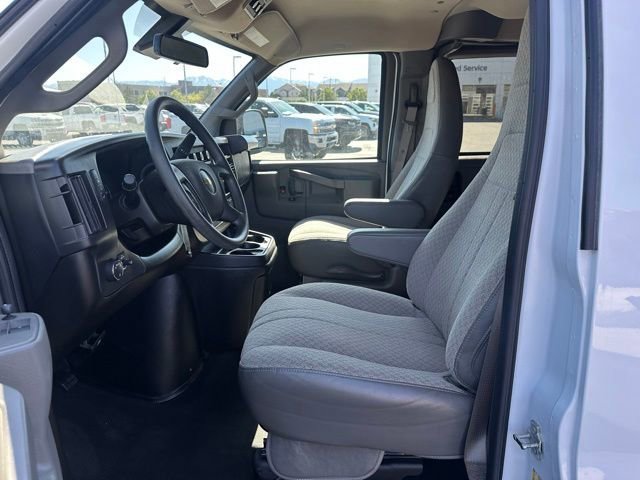 Certified 2024 Chevrolet Express 3500 LT w/ LT Preferred Equipment Group RWD image 2