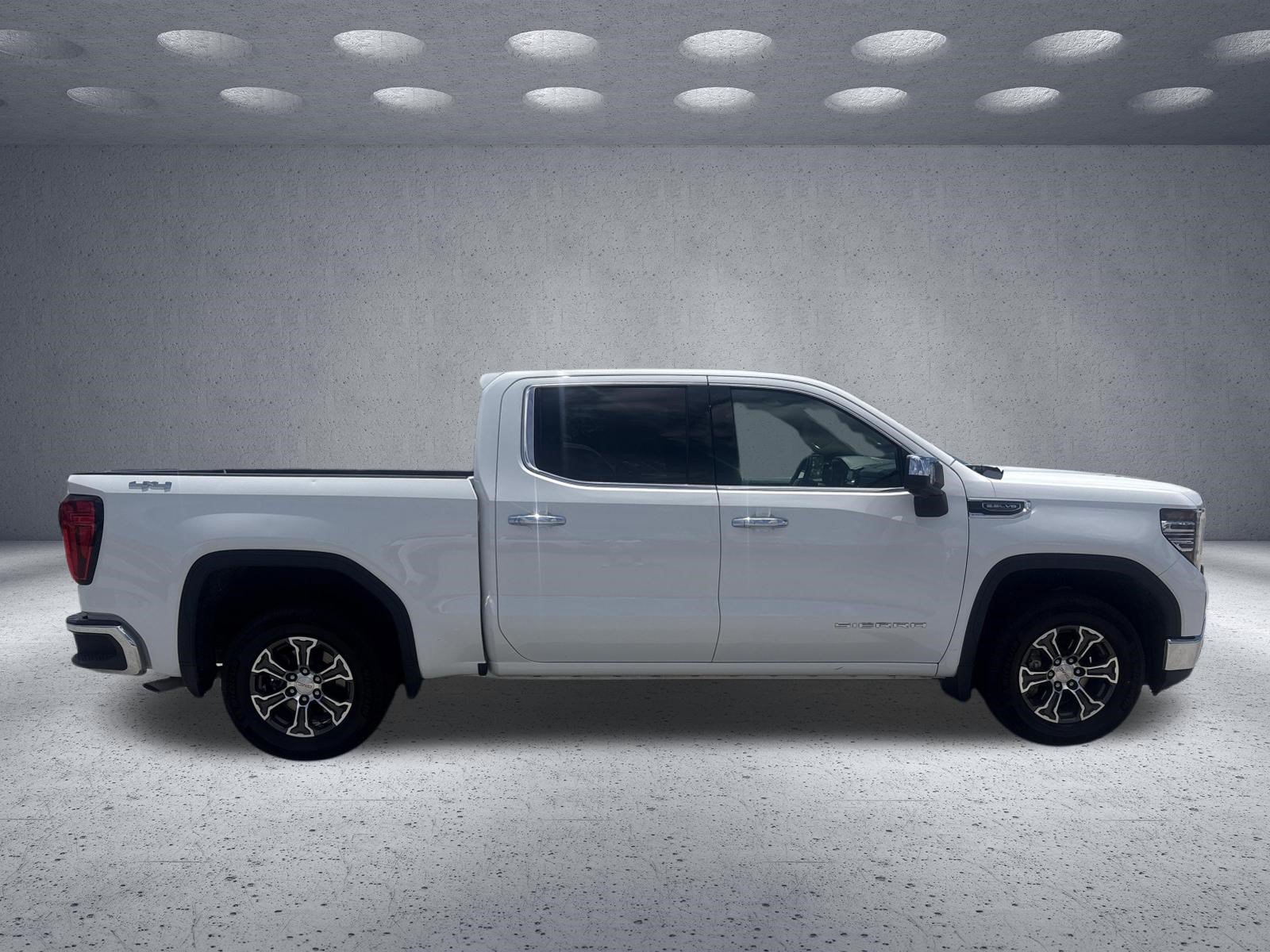 Used 2025 GMC Sierra 1500 SLT AWD/4WD image 6