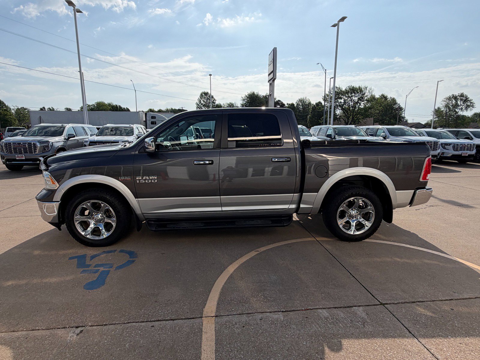 Used 2016 RAM 1500 Laramie w/ Convenience Group image 3