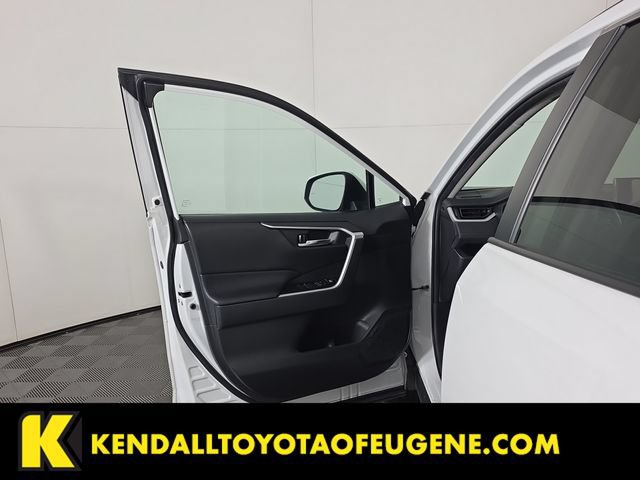 Used 2024 Toyota RAV4 XLE AWD/4WD image 21
