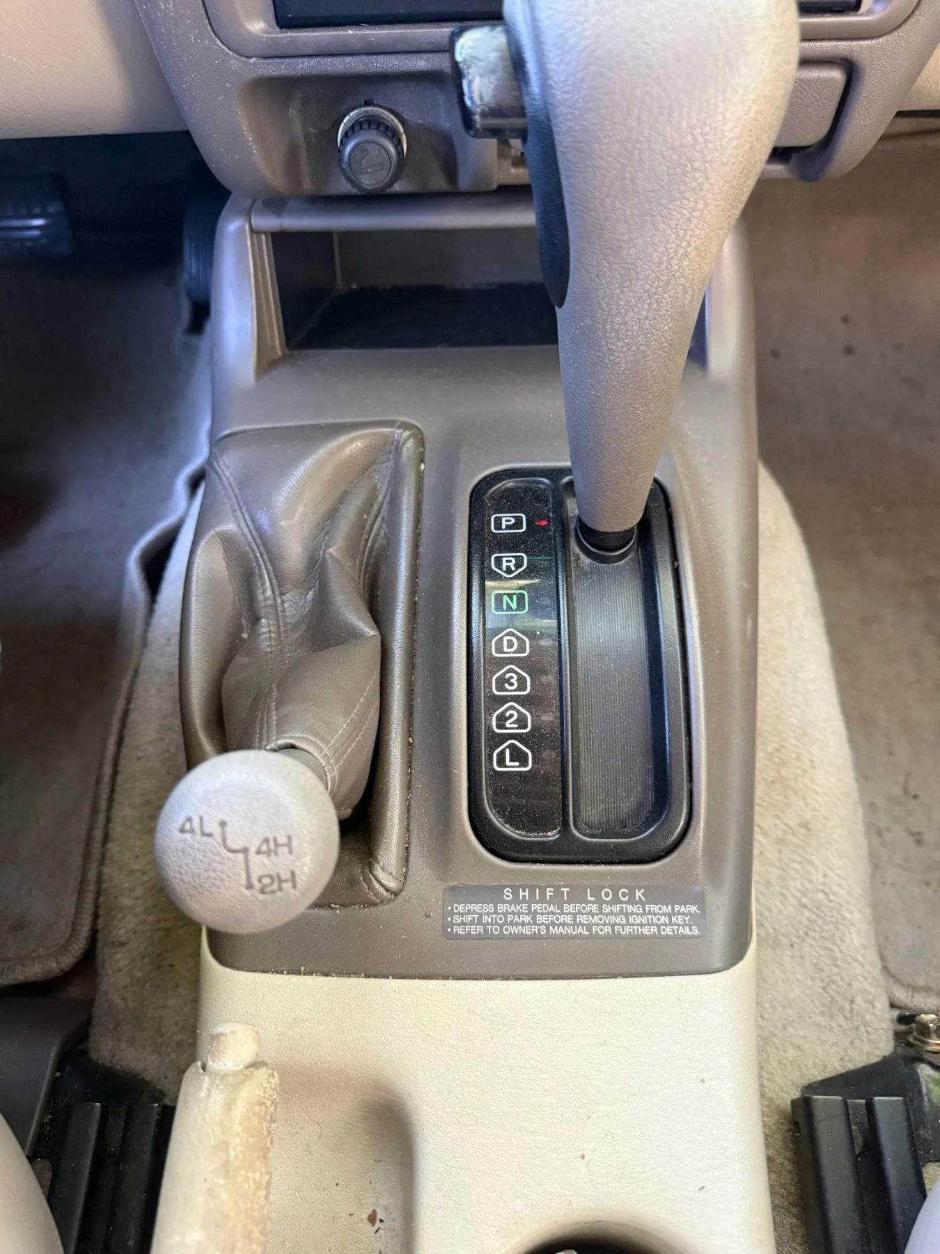 Used 2000 Mitsubishi Montero Sport XLS AWD/4WD image 17