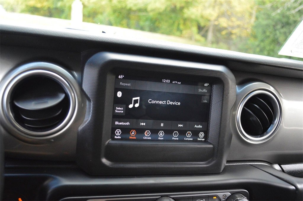 Used 2020 Jeep Wrangler Unlimited Sahara image 20