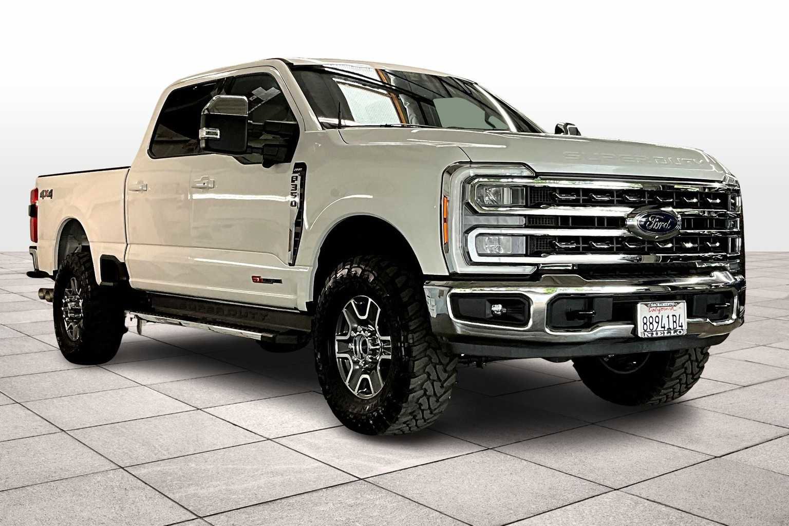 Used 2024 Ford F350 Lariat image 2
