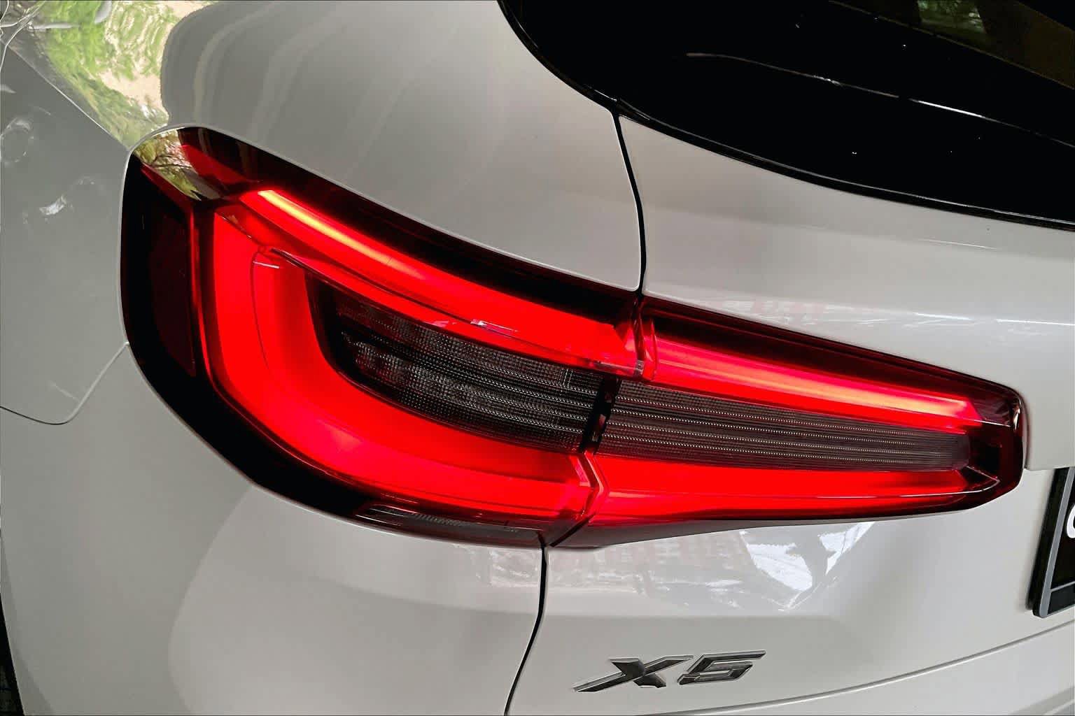 Used 2019 BMW X5 xDrive40i w/ Executive Package AWD/4WD image 28