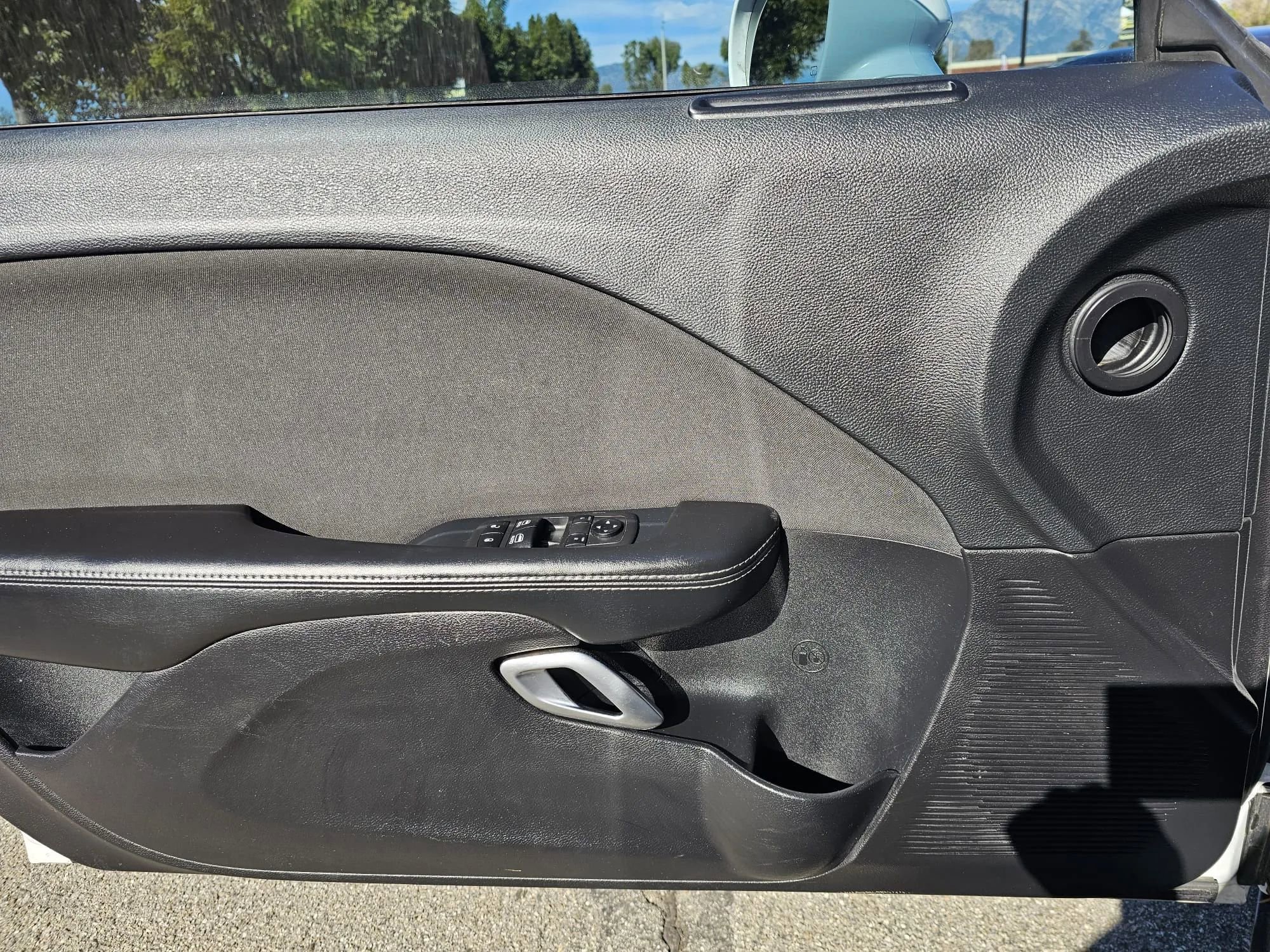 Used 2019 Dodge Challenger SXT w/ Blacktop Package image 9