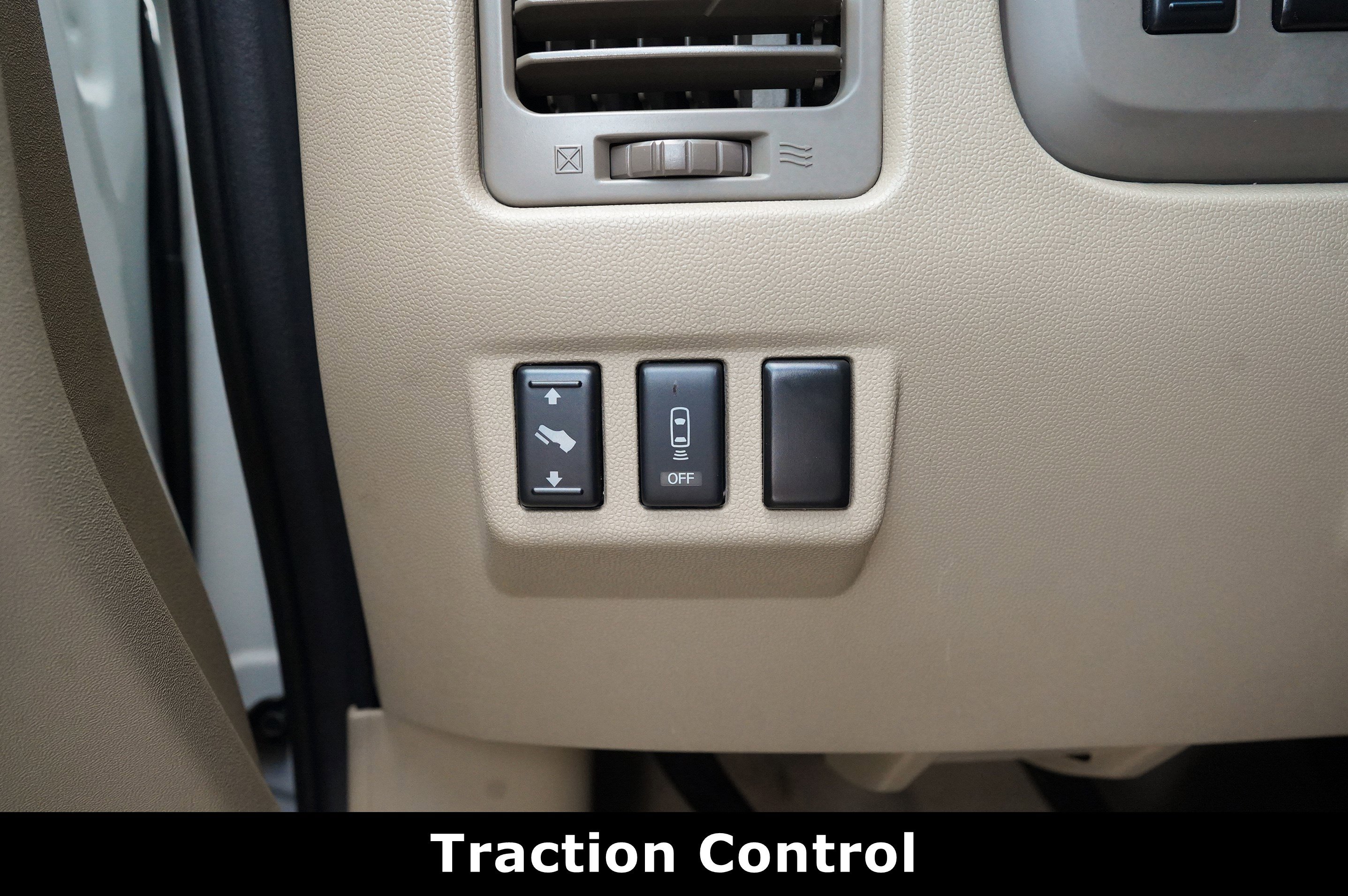 Used 2012 Nissan Titan SL image 11