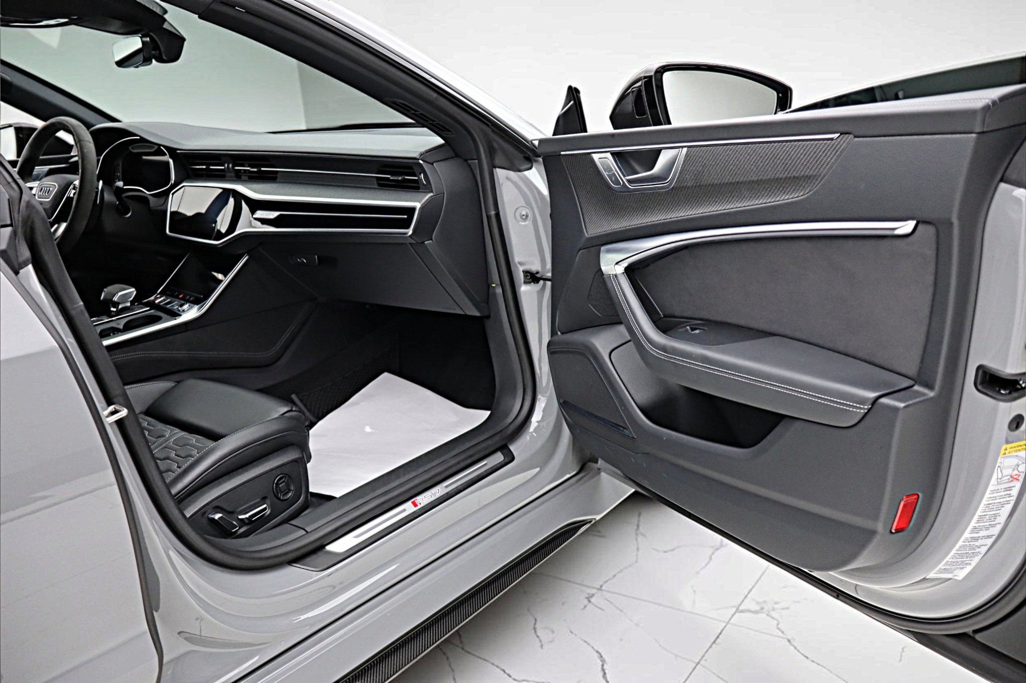 Used 2022 Audi RS 7 Sportback AWD/4WD image 30