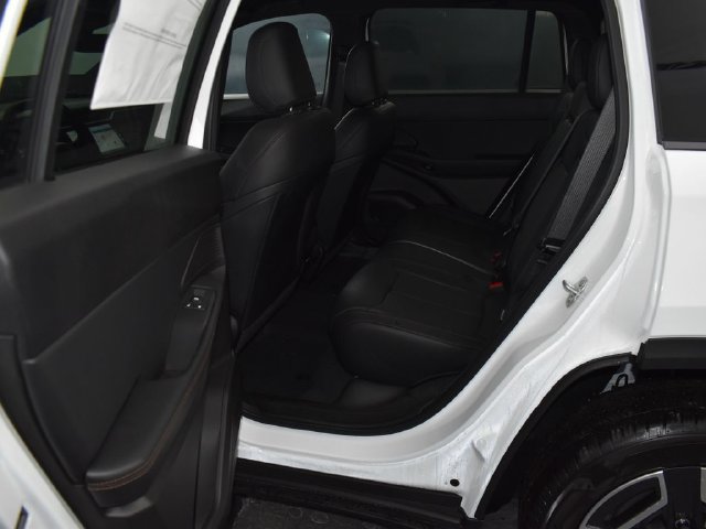 New 2026 Jeep Cherokee Limited AWD/4WD image 36