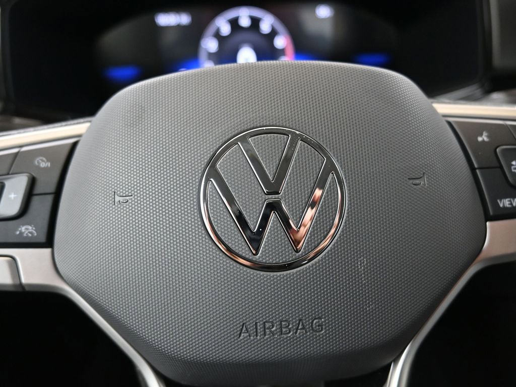 Used 2025 Volkswagen Taos S image 28