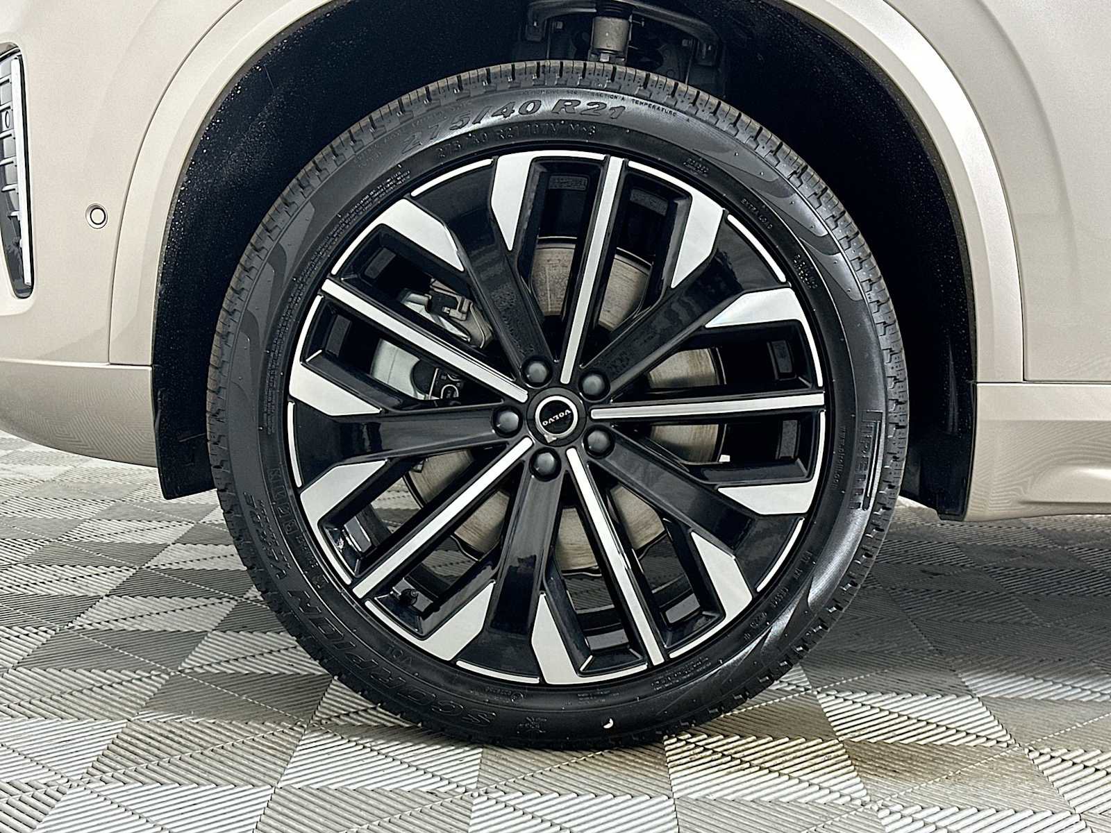 New 2026 Volvo XC90 T8 Ultra w/ Lounge Package image 29