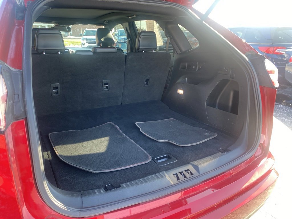 Used 2022 Ford Edge ST-Line image 13