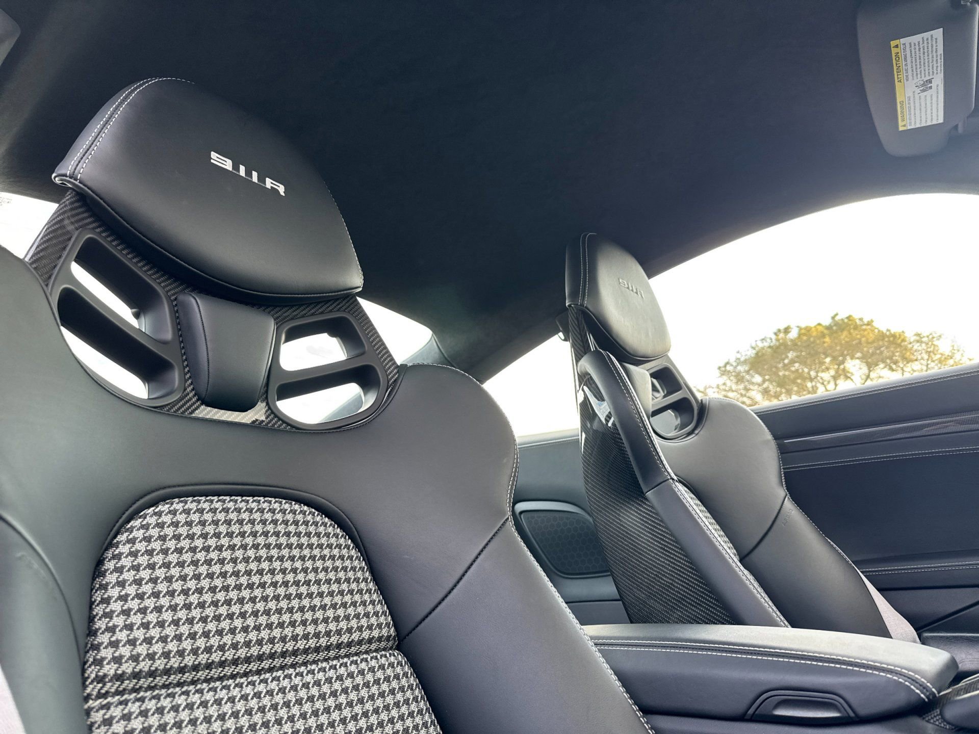 Used 2016 Porsche 911 R image 16