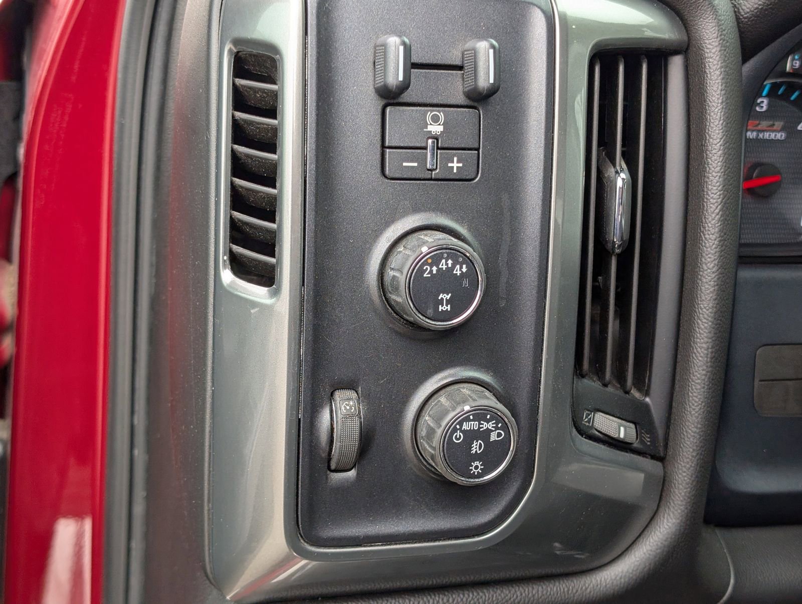 Used 2019 Chevrolet Silverado 2500 LT w/ LT Convenience Package image 23