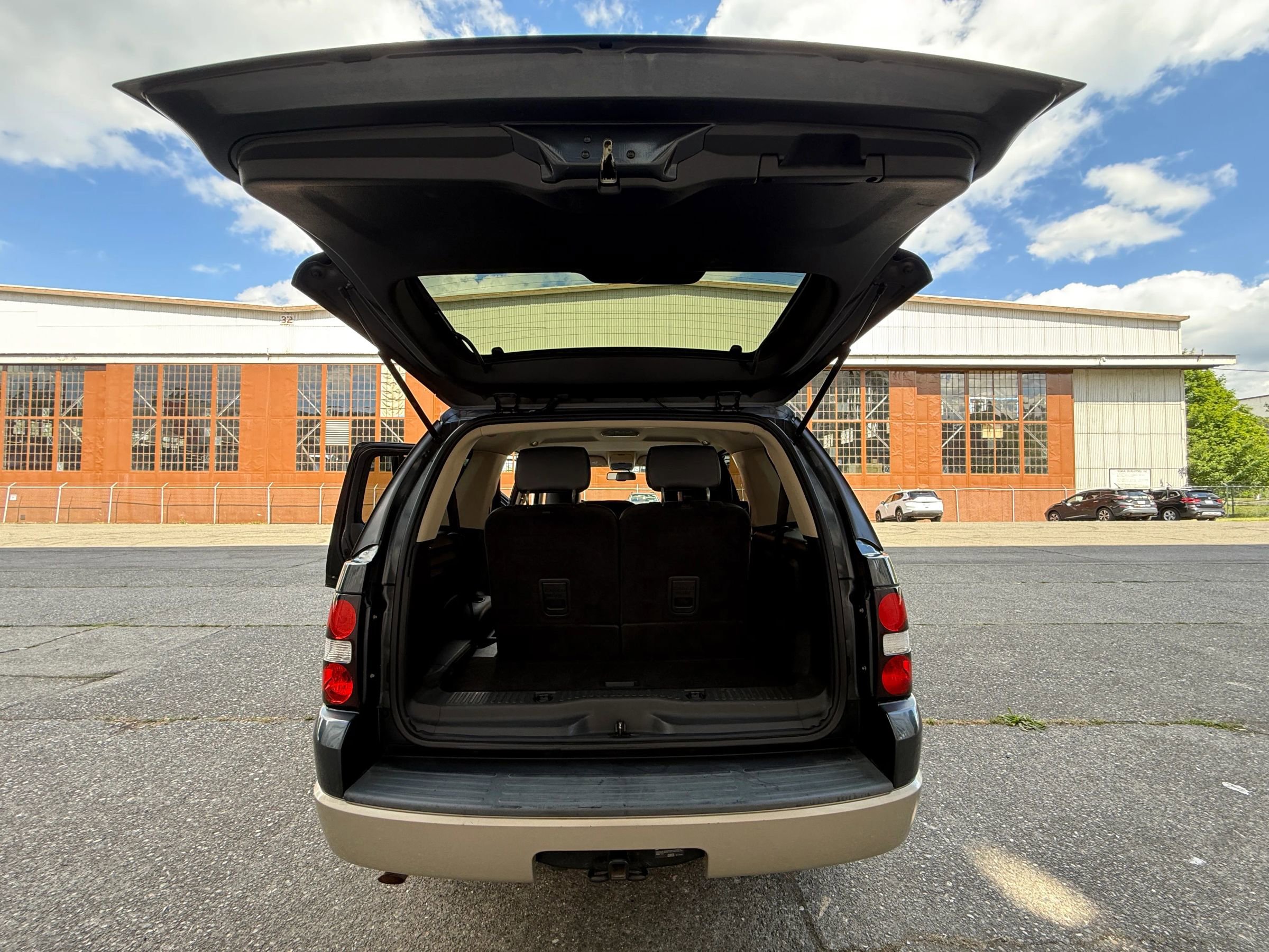 Used 2010 Ford Explorer Eddie Bauer AWD/4WD image 27