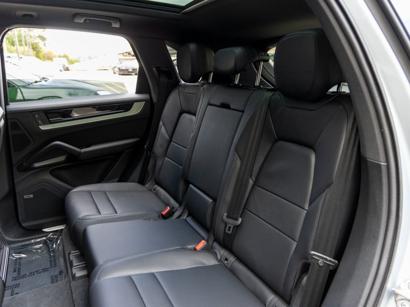 Certified 2025 Porsche Cayenne image 43