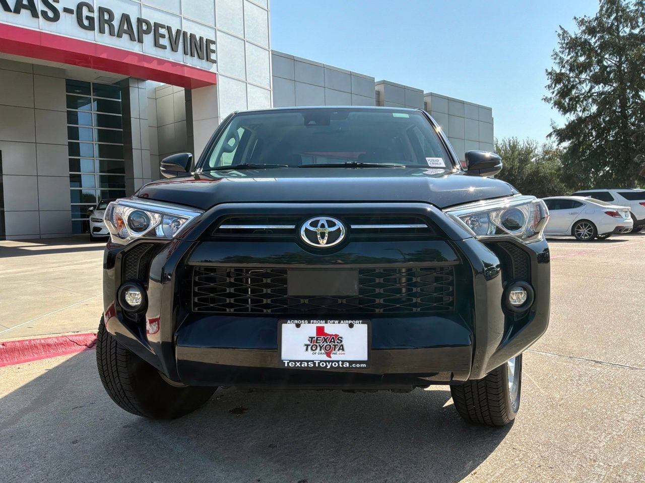 Used 2023 Toyota 4Runner SR5 Premium w/ Moonroof Package RWD image 3