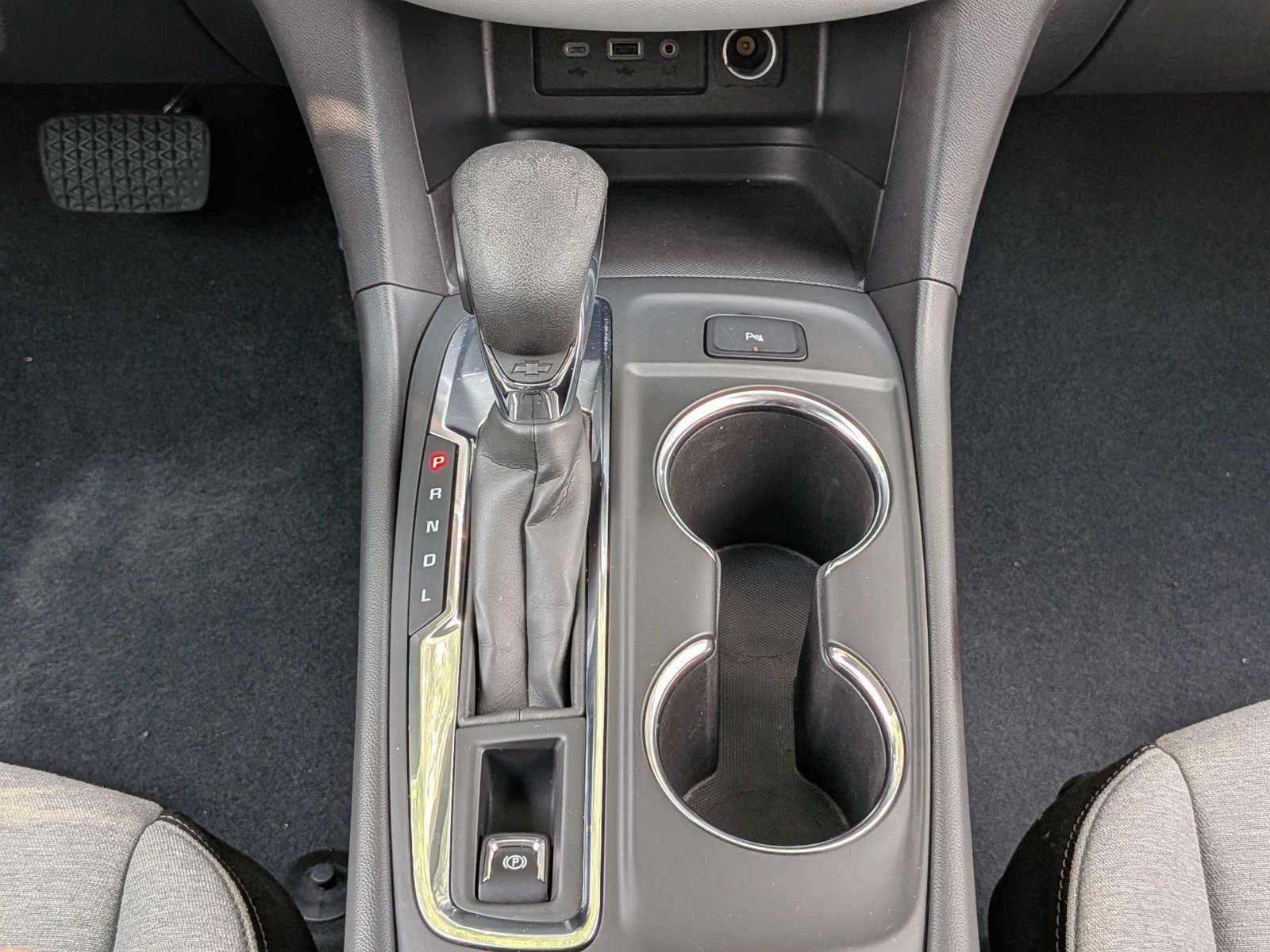 Used 2024 Chevrolet Equinox LT w/ Driver Convenience Package FWD image 18