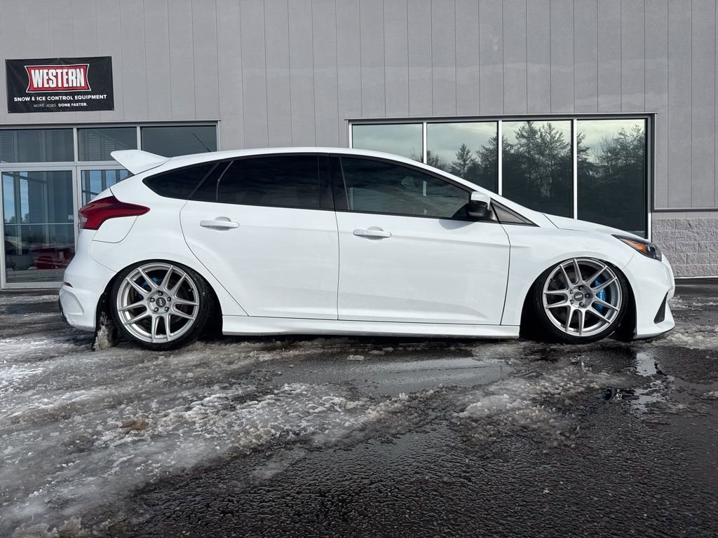 Used 2017 Ford Focus RS AWD/4WD image 2
