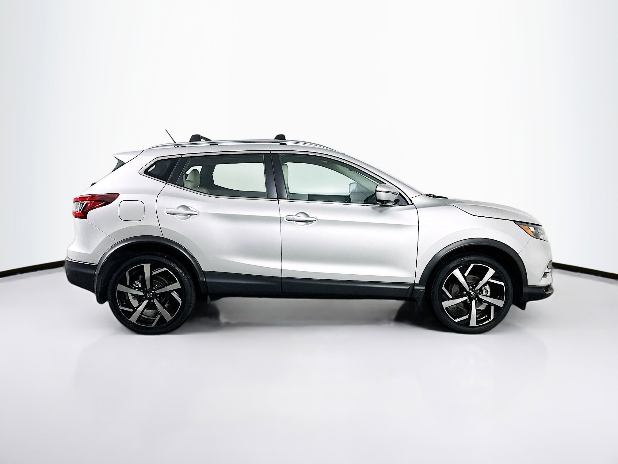 Used 2022 Nissan Rogue Sport SL image 10