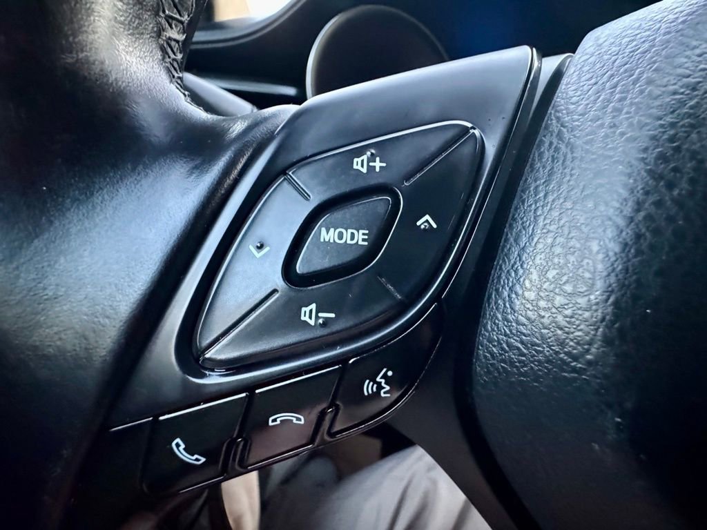 Used 2018 Toyota C-HR XLE image 21